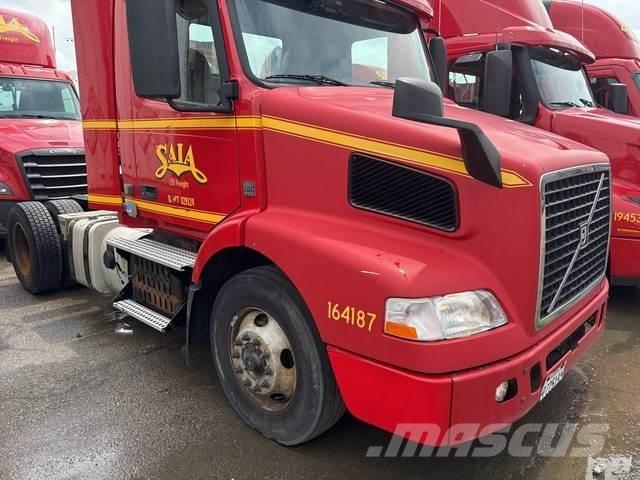 Volvo VNM42T Nyergesvontatók