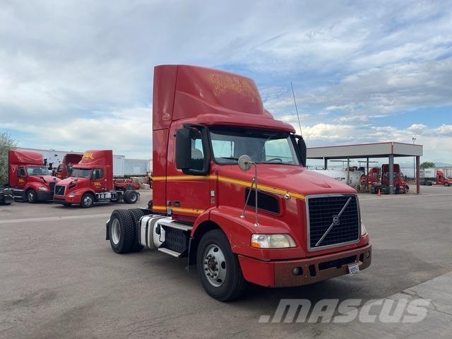 Volvo VNM42T Nyergesvontatók