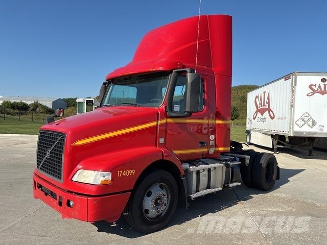 Volvo VNM42T Nyergesvontatók