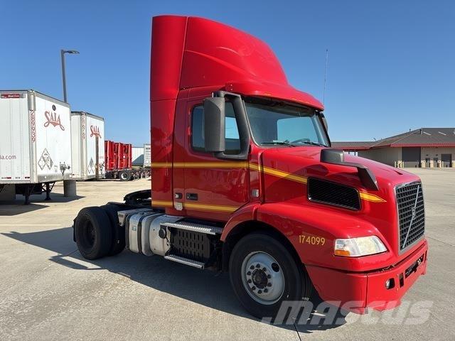 Volvo VNM42T Nyergesvontatók