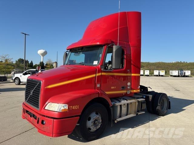Volvo VNM42T Nyergesvontatók