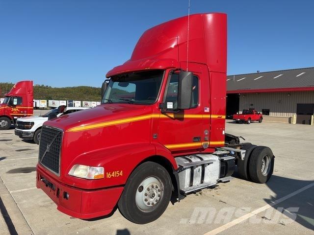 Volvo VNM42T Nyergesvontatók