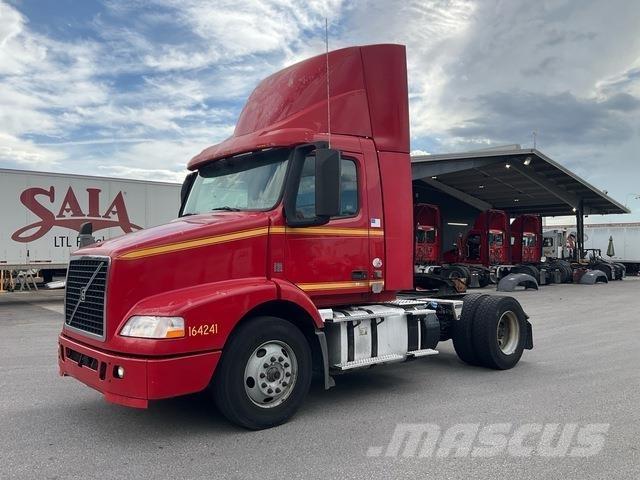 Volvo VNM42T Nyergesvontatók