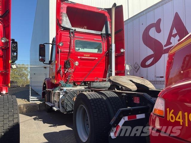 Volvo VNM42T Nyergesvontatók