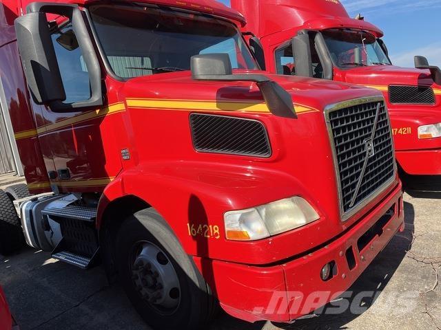 Volvo VNM42T Nyergesvontatók