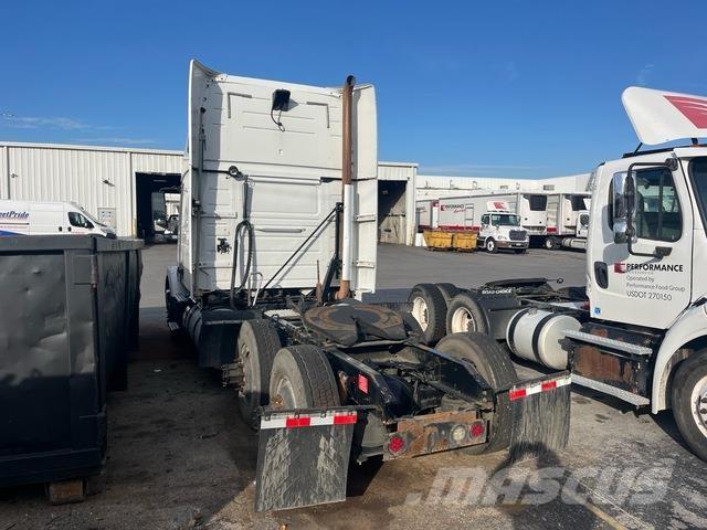 Volvo VNM64T Nyergesvontatók