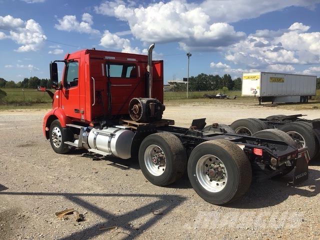 Volvo VNR Nyergesvontatók