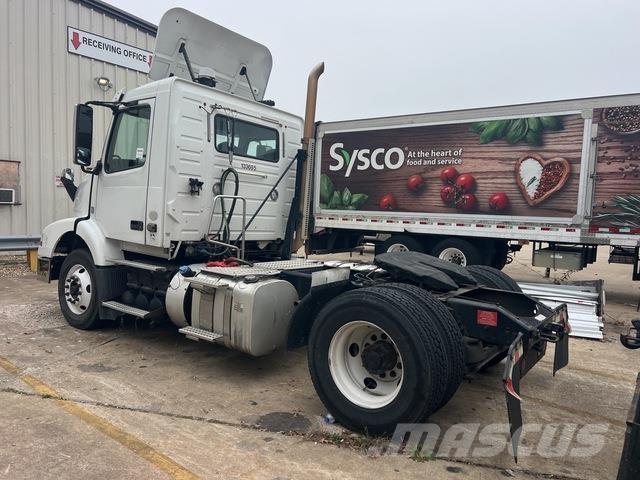 Volvo VNR42T Nyergesvontatók