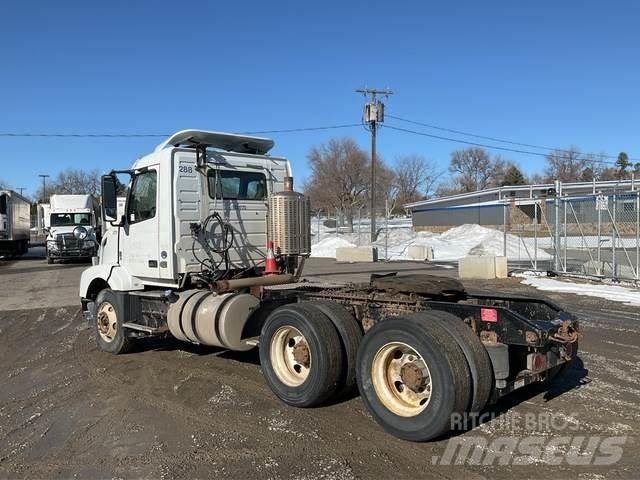 Volvo VNR64T Nyergesvontatók