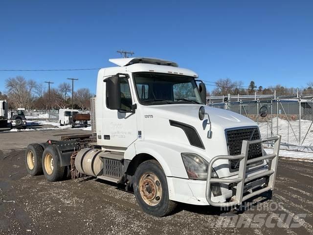 Volvo VNR64T Nyergesvontatók