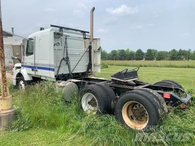 Volvo VNR64T Nyergesvontatók
