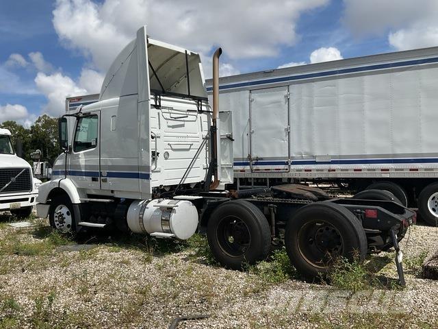 Volvo VNR64T Nyergesvontatók
