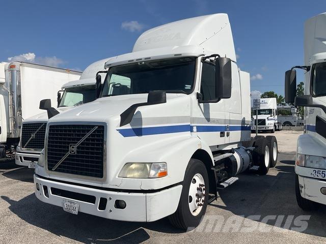 Volvo VNR64T Nyergesvontatók