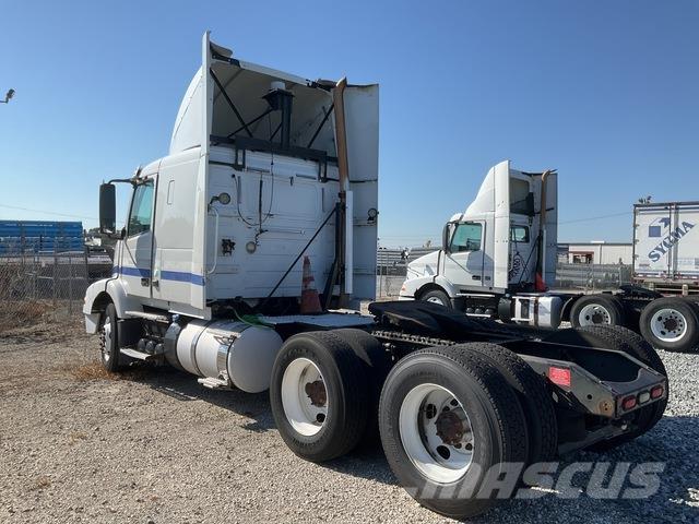 Volvo VNR64T Nyergesvontatók