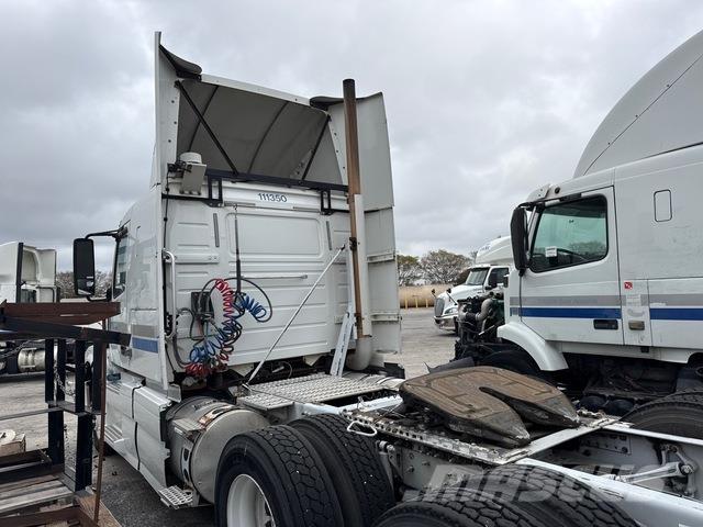 Volvo VNR64T Nyergesvontatók