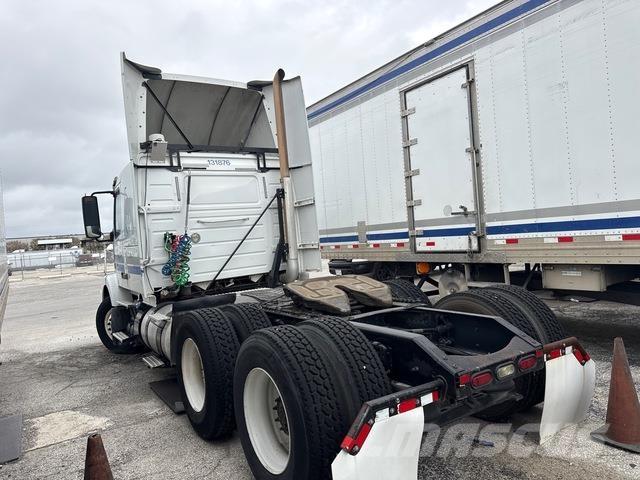 Volvo VNR64T Nyergesvontatók