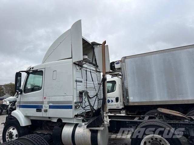 Volvo VNR64T Nyergesvontatók