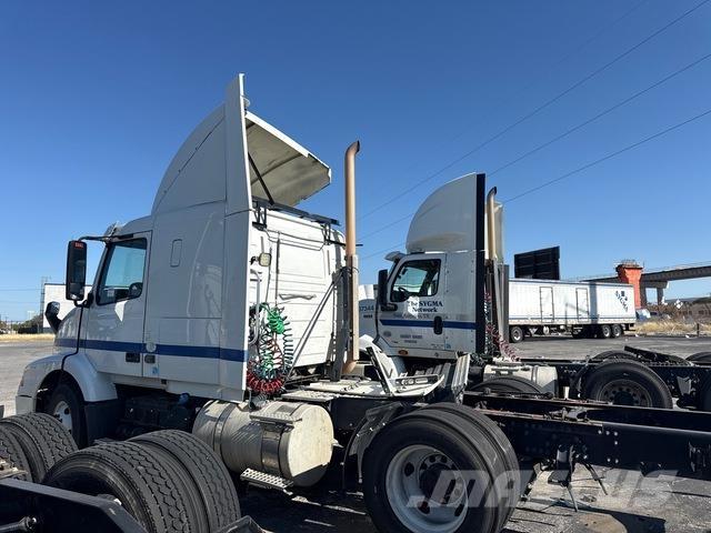 Volvo VNR64T Nyergesvontatók