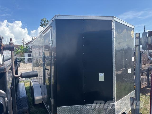 Wells Cargo  Dobozos pótkocsik