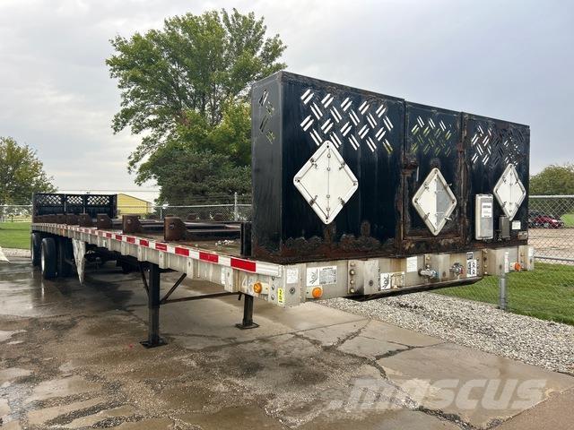 Wilson CF-900 Platós / Ponyvás pótkocsik