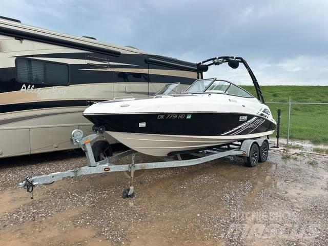  Yahama SX 230 munkacsónakok/uszályok