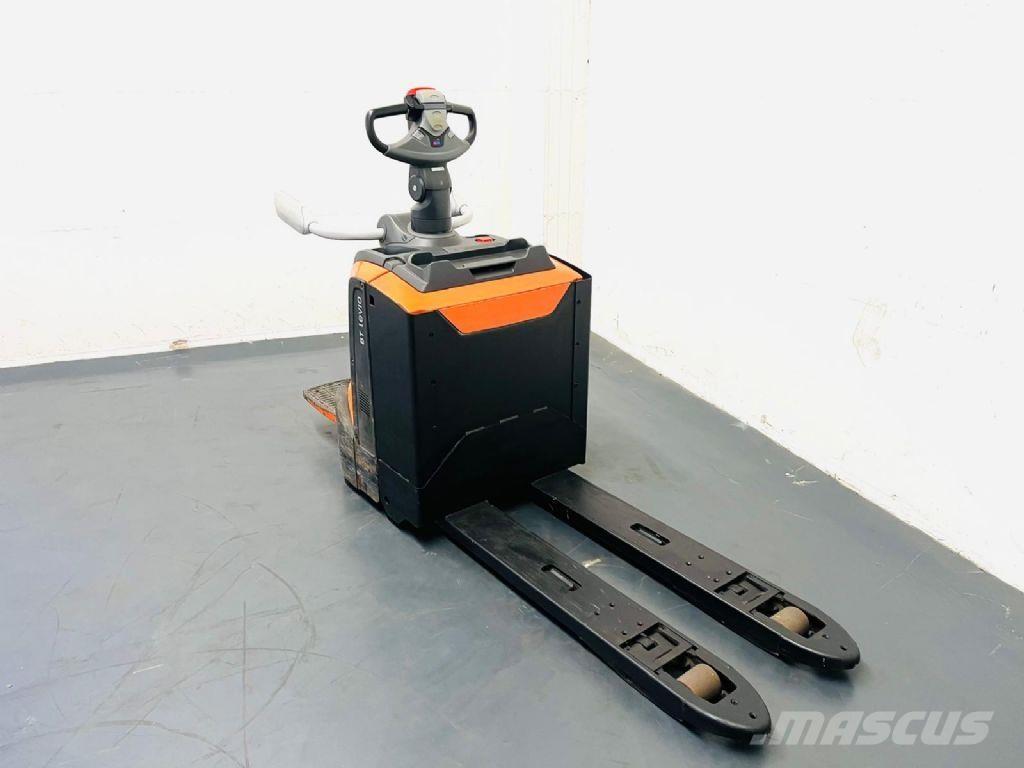 BT LPE 200 Alacsony emelőkocsi