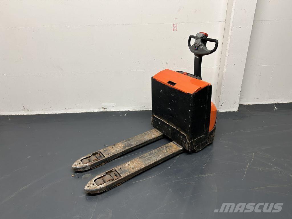 BT LWE200 - Lithium Ion Alacsony emelőkocsi