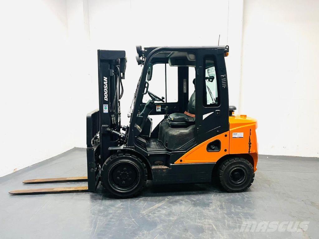Doosan D30S-7 Dízel targoncák