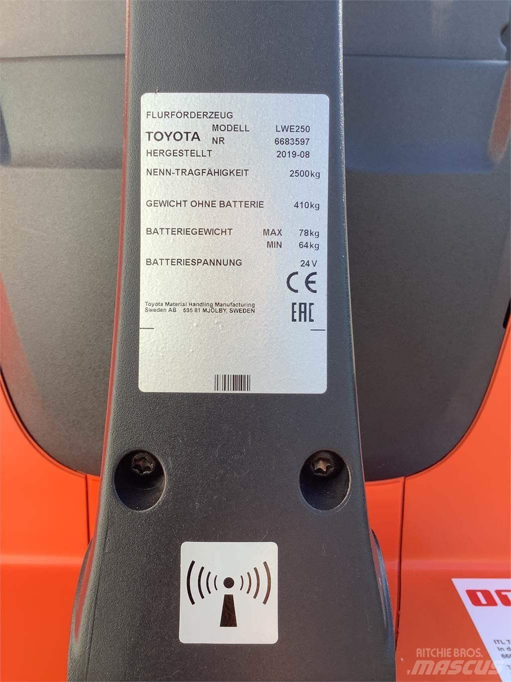 Toyota LWE250 Alacsony emelőkocsi