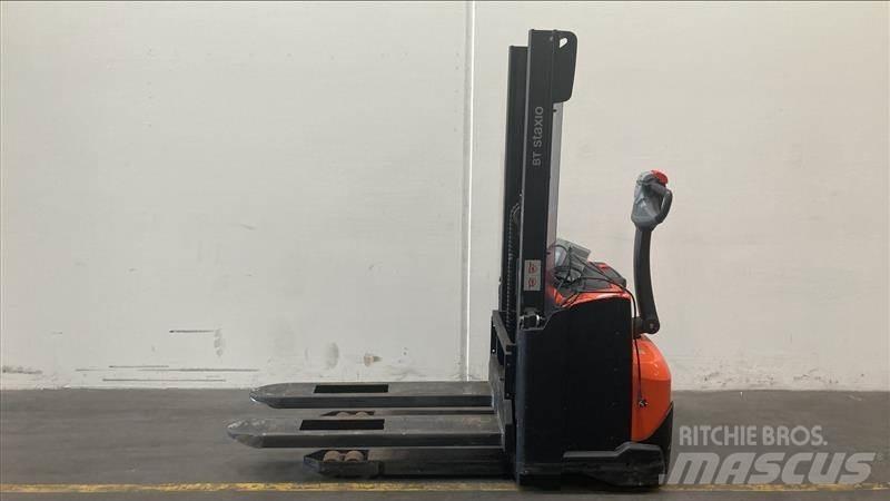 Toyota SWE120 Gyalogkíséretű targonca