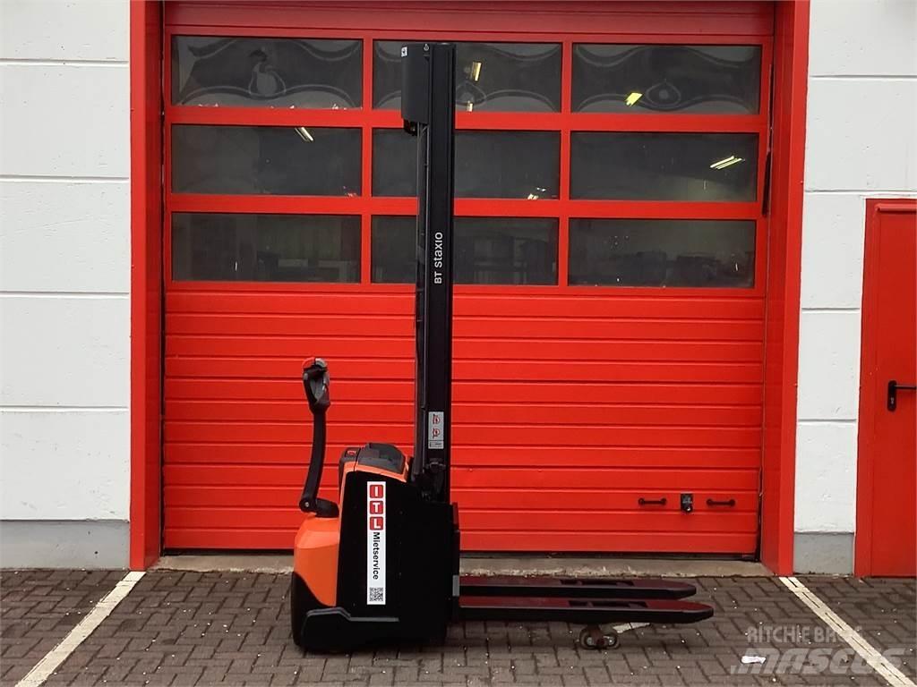 Toyota SWE120L Gyalogkíséretű targonca