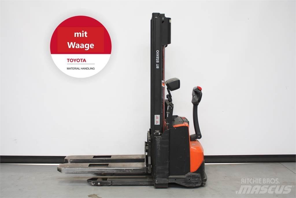 Toyota SWE140 Gyalogkíséretű targonca
