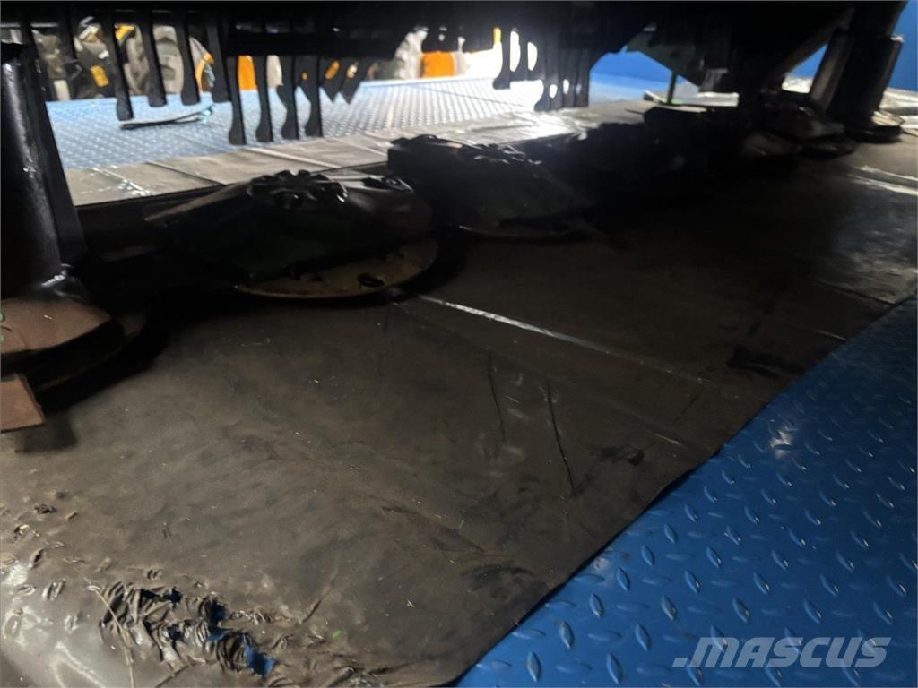 John Deere F310R Kaszák