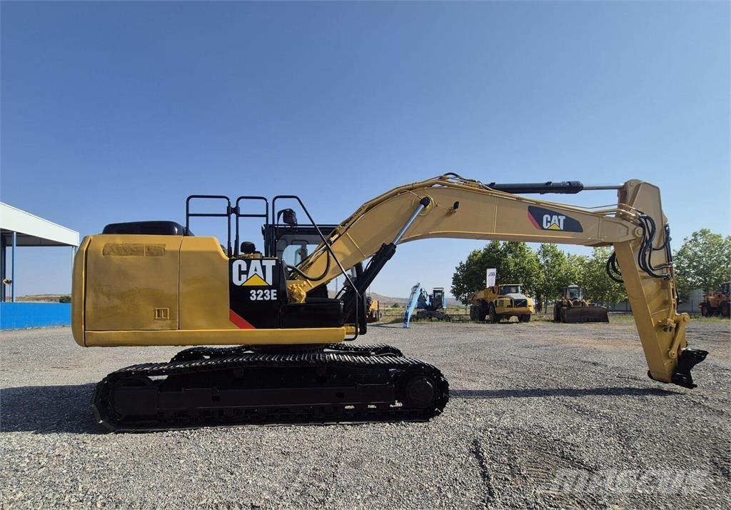 CAT 323ELN Lánctalpas kotrók