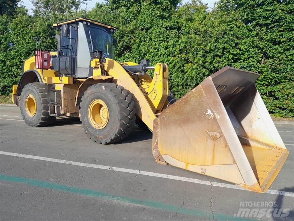 CAT 950M Gumikerekes homlokrakodók
