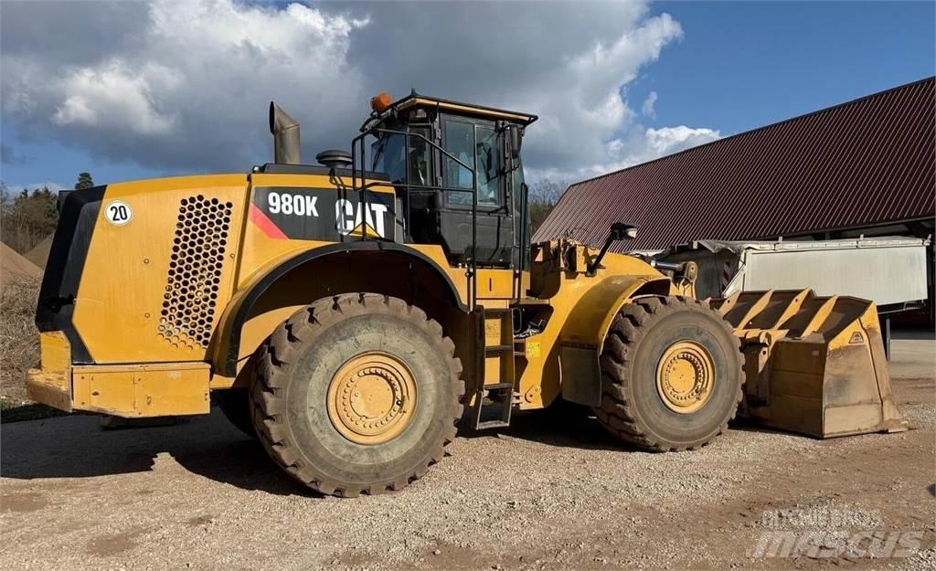 CAT 980K Gumikerekes homlokrakodók