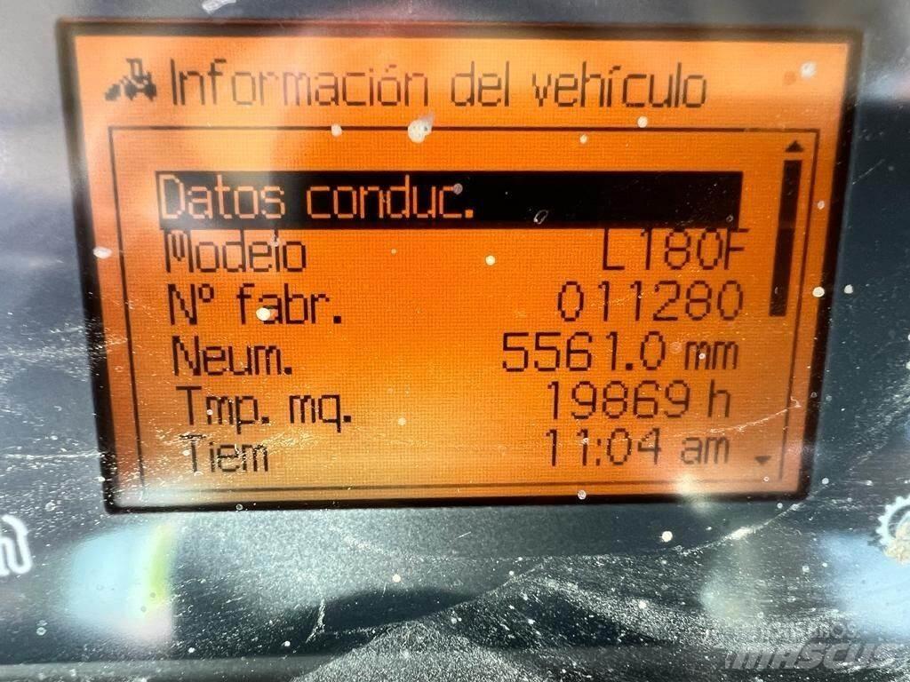 Volvo L180F Gumikerekes homlokrakodók