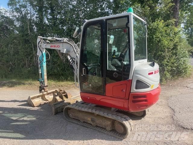 Takeuchi TB230 Közepes (midi) kotrók 7 t - 12 t