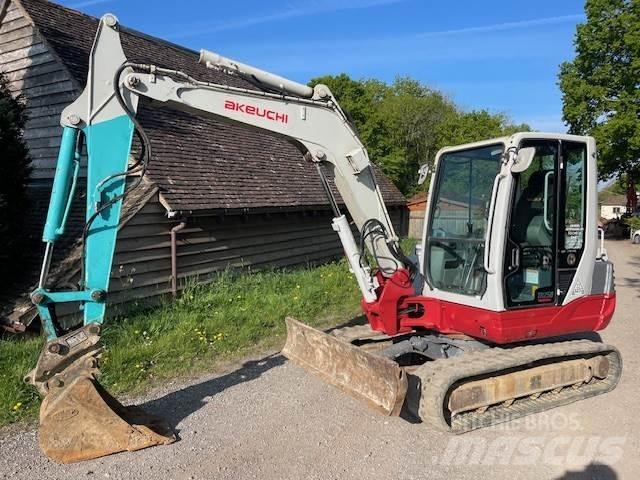 Takeuchi TB250 Közepes (midi) kotrók 7 t - 12 t