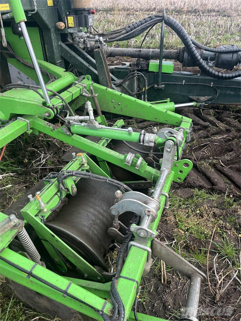 AVR 9200 CR Burgonya kombájnok és kiszedők