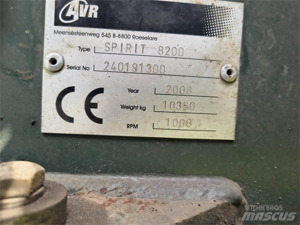 AVR SPIRIT 8200 Burgonya kombájnok és kiszedők