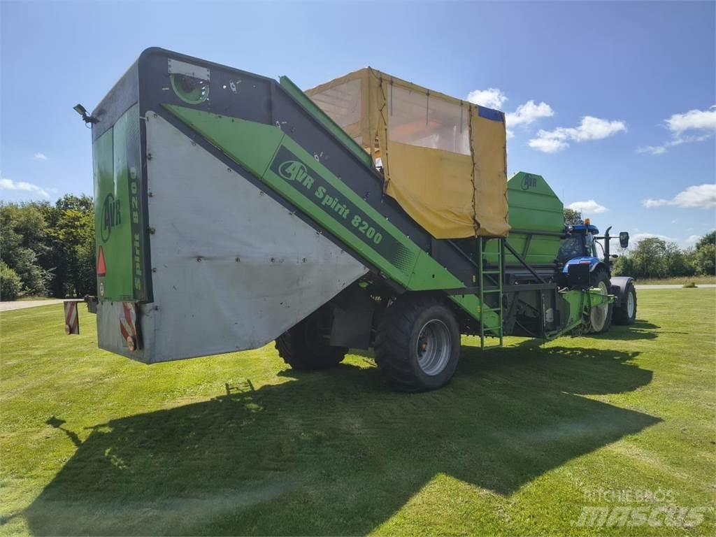 AVR SPIRIT 8200 Burgonya kombájnok és kiszedők