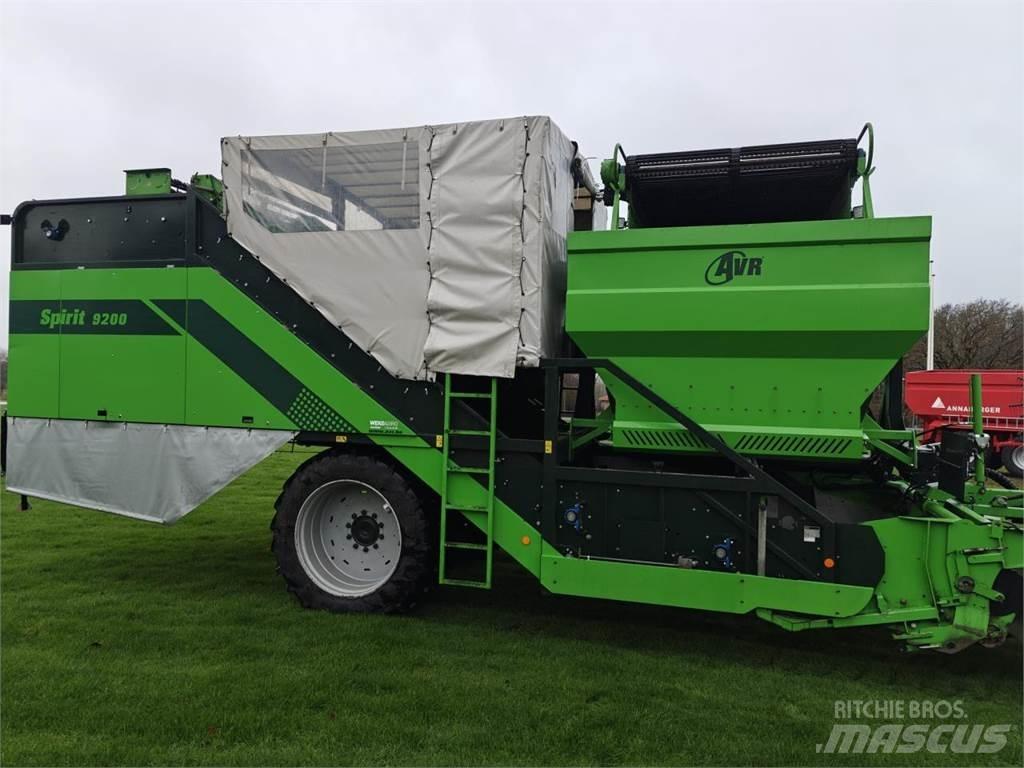AVR SPIRIT 9200 Burgonya kombájnok és kiszedők