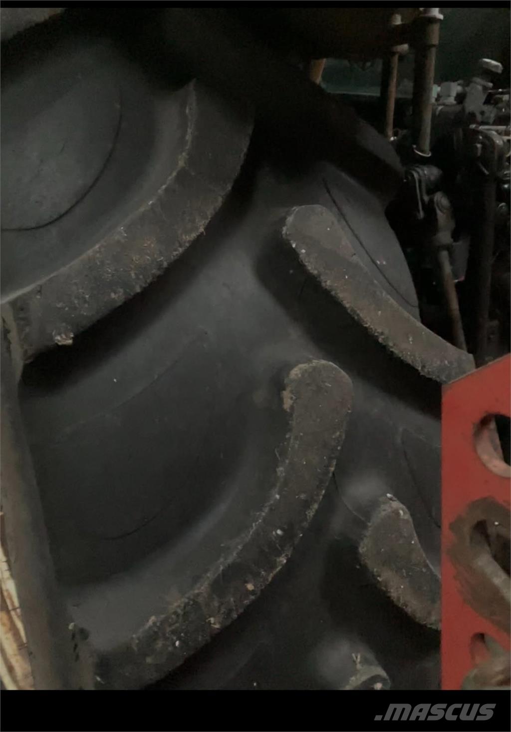 BKT 520/70R38 Gumiabroncsok, kerekek és felnik