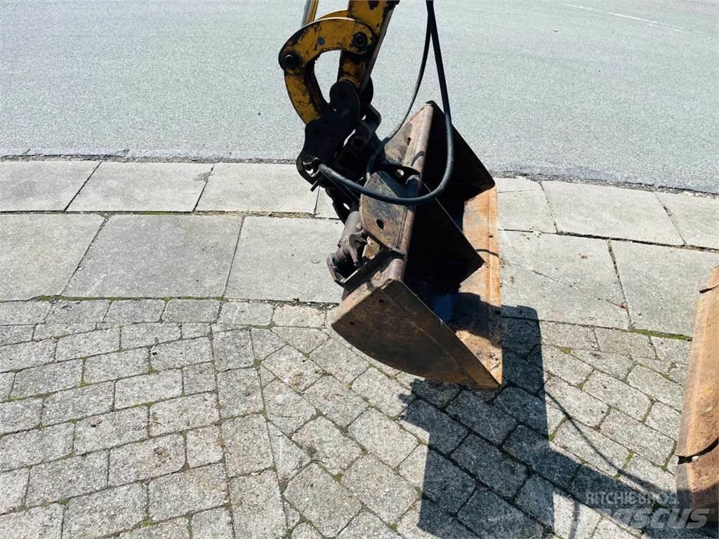 CAT 301.8C Mini kotrók < 7t
