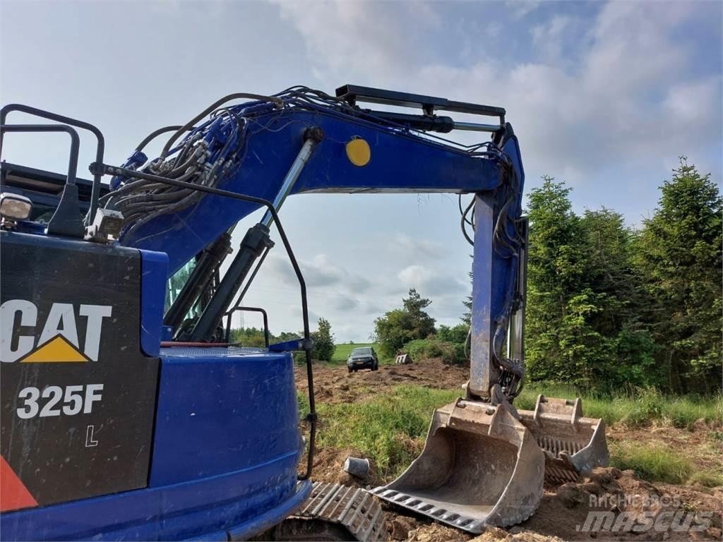 CAT 325F Lánctalpas kotrók