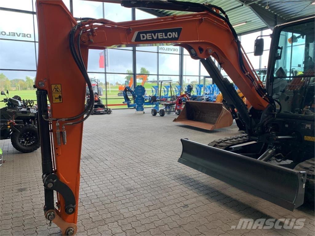 Develon DX63-7 Lánctalpas kotrók