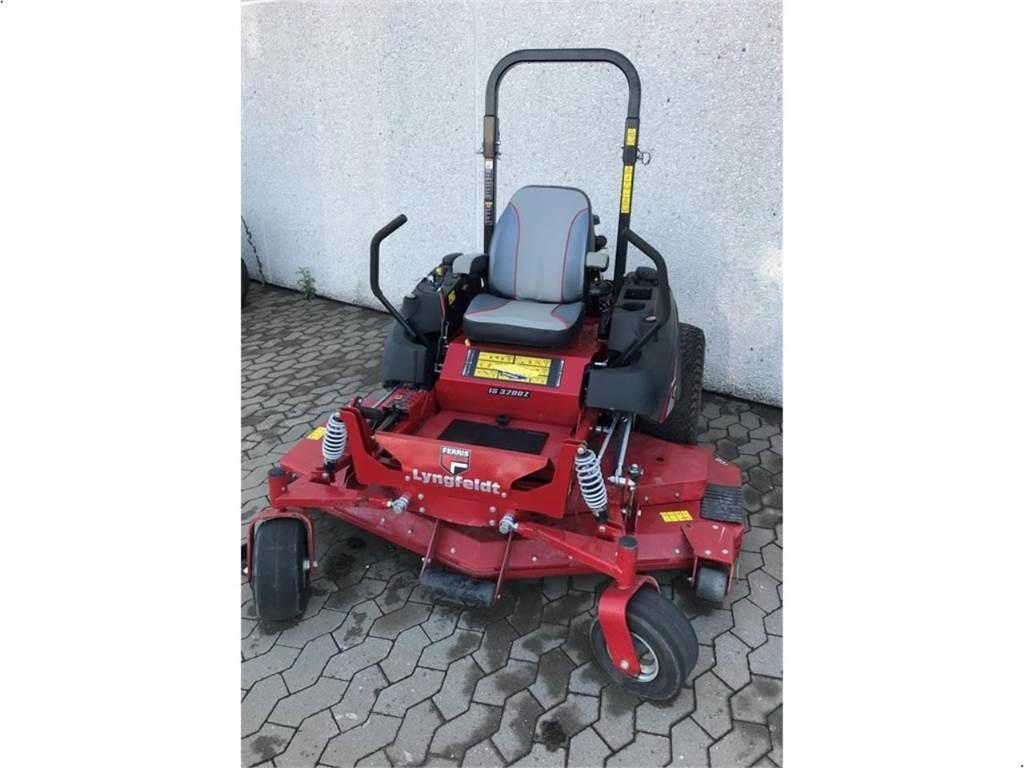 Ferris ZT 3200 Kompakt traktorok
