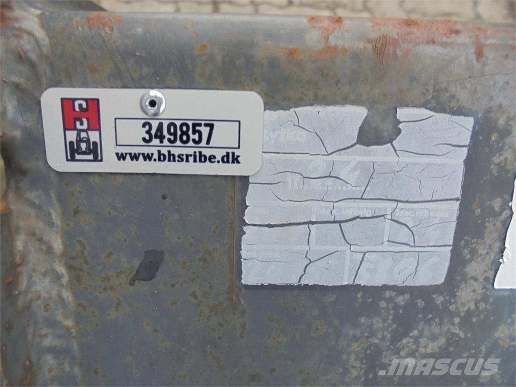Hauer 2,4 M Egyéb traktor tartozékok