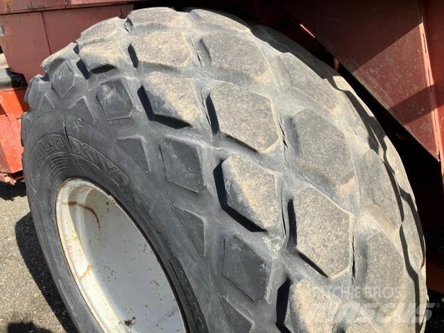 Hesston 4900 Szögletes bálázók